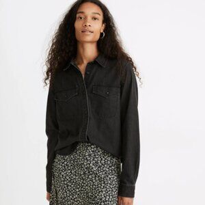 Madewell Denim Button-Up Shirt in Lunar Wash – Size Medium – Great Condition